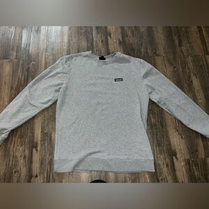Men’s Large Grey Patagonia Sweatshirt